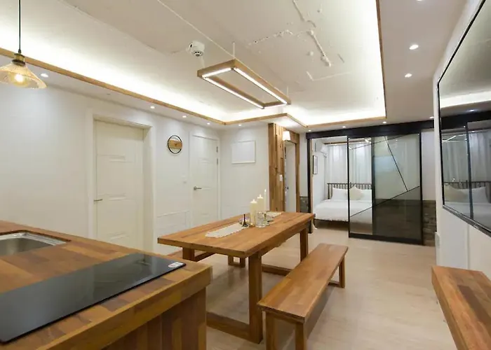 5 The Fortune Hongdae 4Br&3Bath Free Wifi Hongik University Station